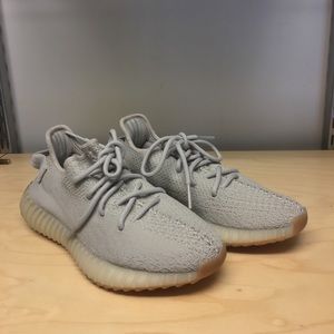 YEEZY BOOST 350 V2